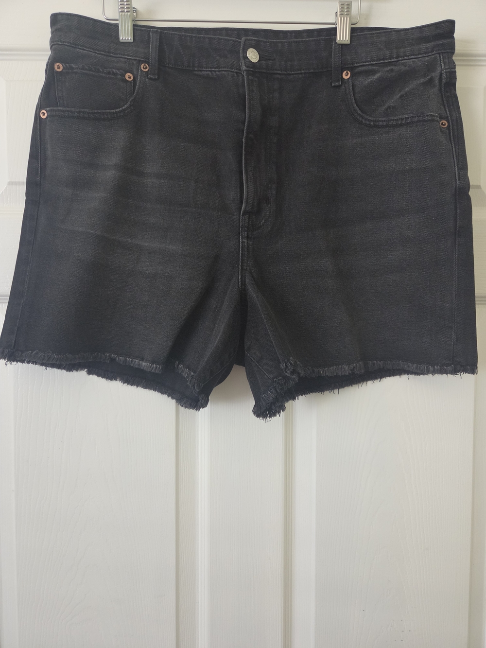 American Eagle Black Denim Frayed Hem Women's Shorts Size 18